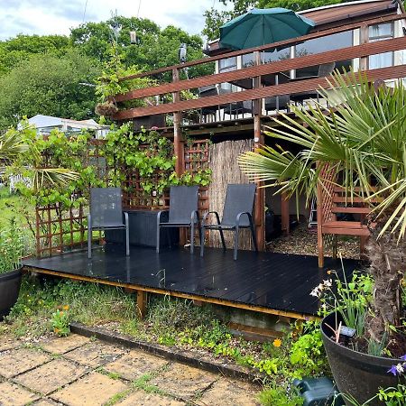 Private Holiday Home In Calm Site Wootton Bridge  Εξωτερικό φωτογραφία