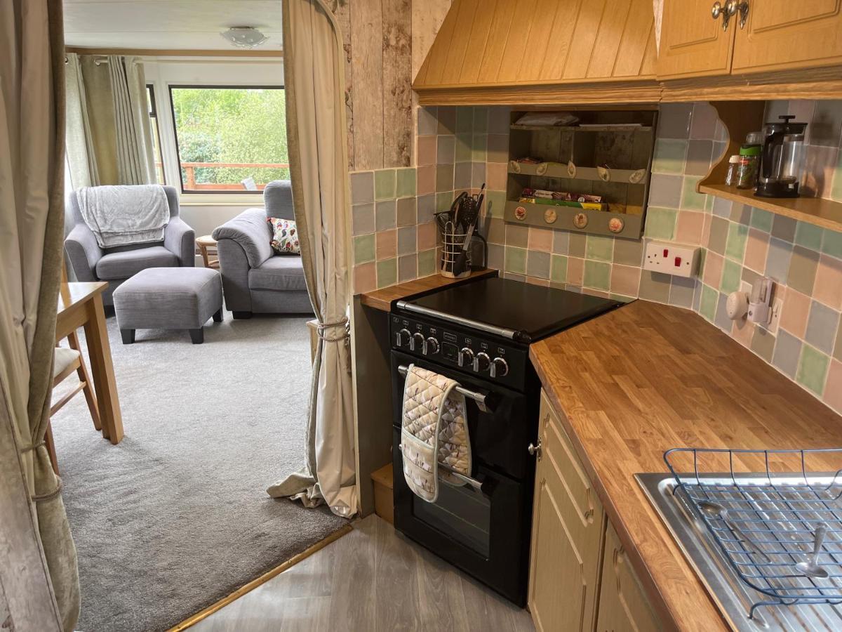 Private Holiday Home In Calm Site Wootton Bridge  Εξωτερικό φωτογραφία