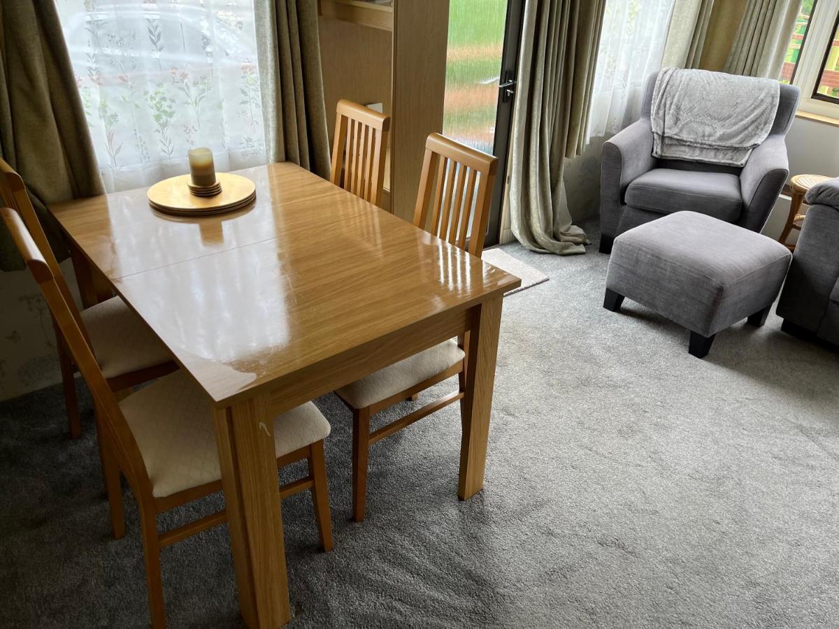 Private Holiday Home In Calm Site Wootton Bridge  Εξωτερικό φωτογραφία